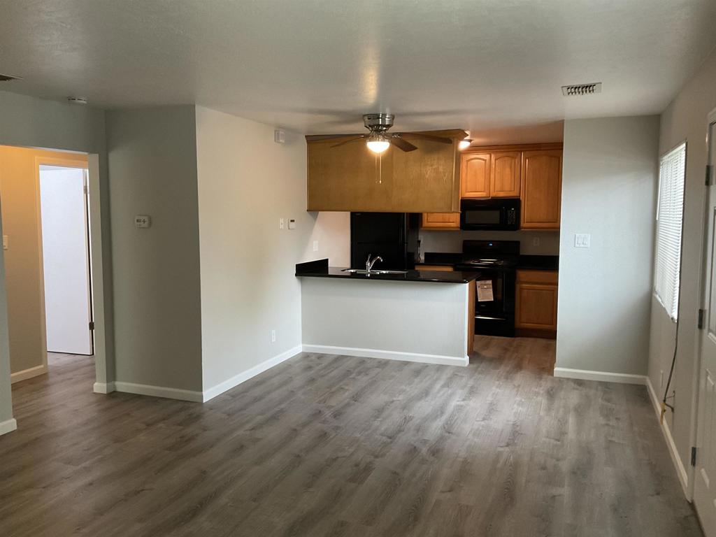 Residential Lease for rent at 2104 Lemontree Way, Antioch CA featuring 2 beds and 1 bath