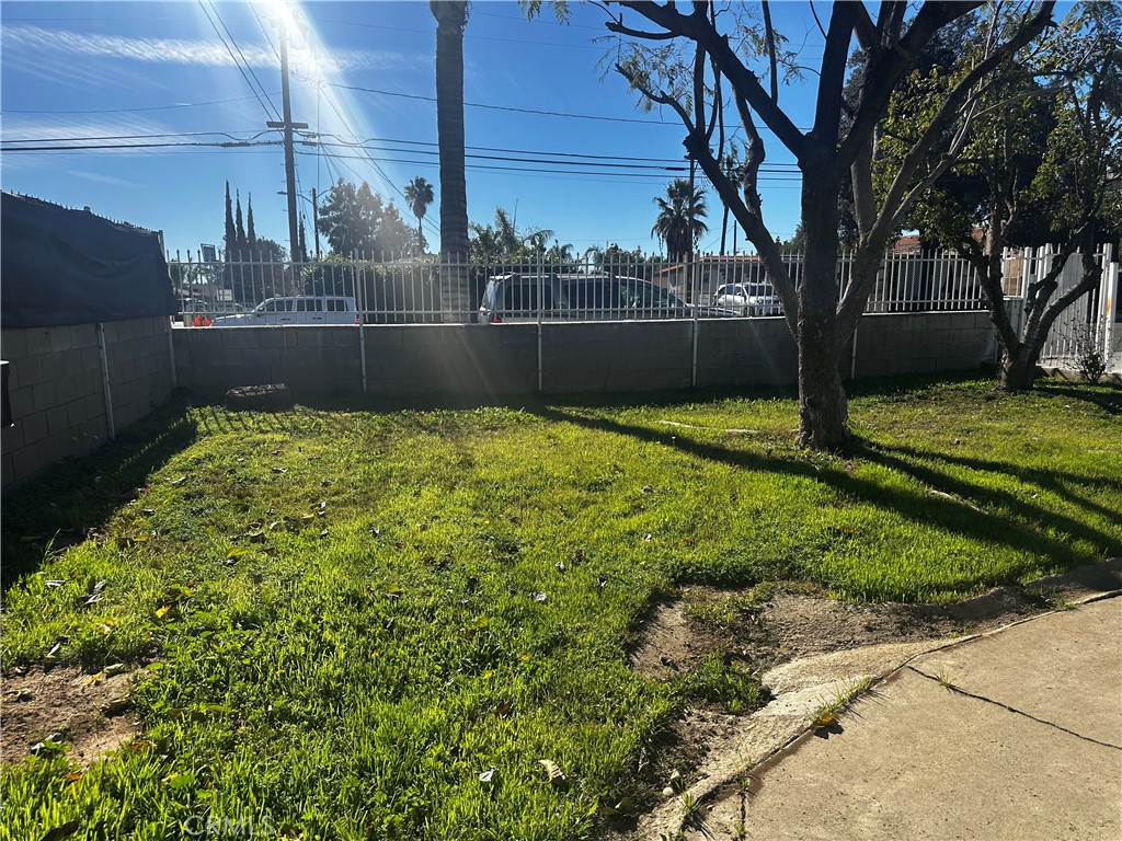 Residential Lease for rent at 24286 Atwood Ave, Moreno Valley CA featuring 2 beds and 1 bath
