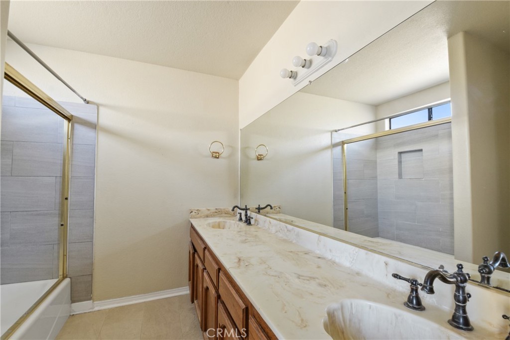 Residential Lease for rent at 4438 W 165th Street, Lawndale CA featuring 3 beds and 3 baths