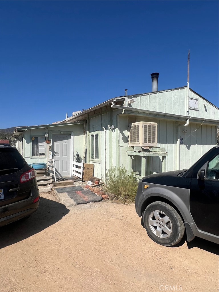 Residential for sale at 25600 Horseshoe, Tehachapi CA featuring 3 beds and 1 bath