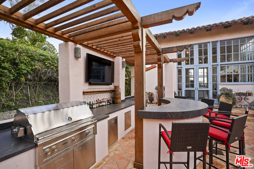 Residential for sale at 7332 Birdview Avenue, Malibu CA featuring 6 beds and 6 baths