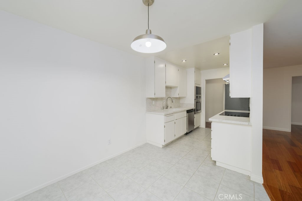 Residential for sale at 12200 Montecito Rd. H207, Seal Beach CA featuring 3 beds and 2 baths