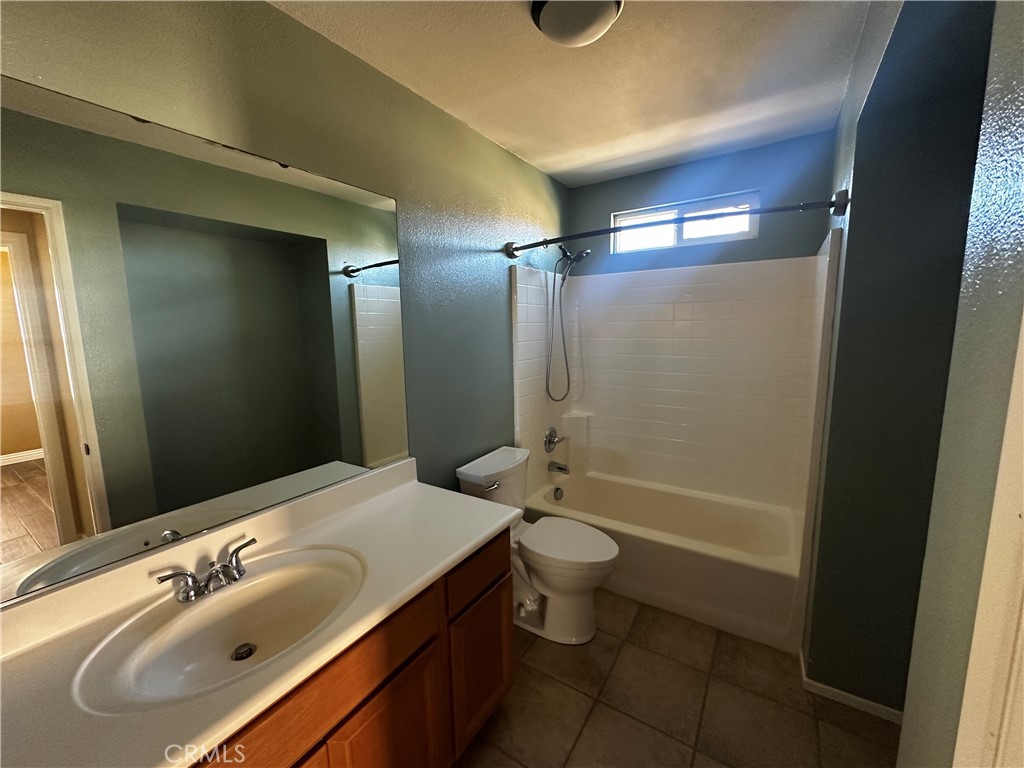 Residential Lease for rent at 4175 Windspring, Corona CA featuring 3 beds and 3 baths