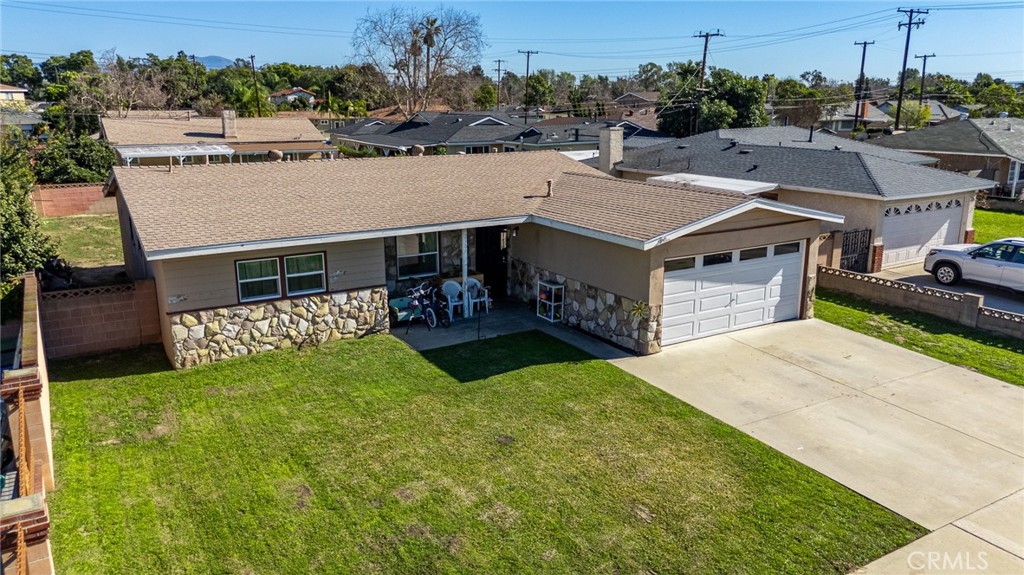 Residential for sale at 2309 Spinnaker, Santa Ana CA featuring 4 beds and 2 baths