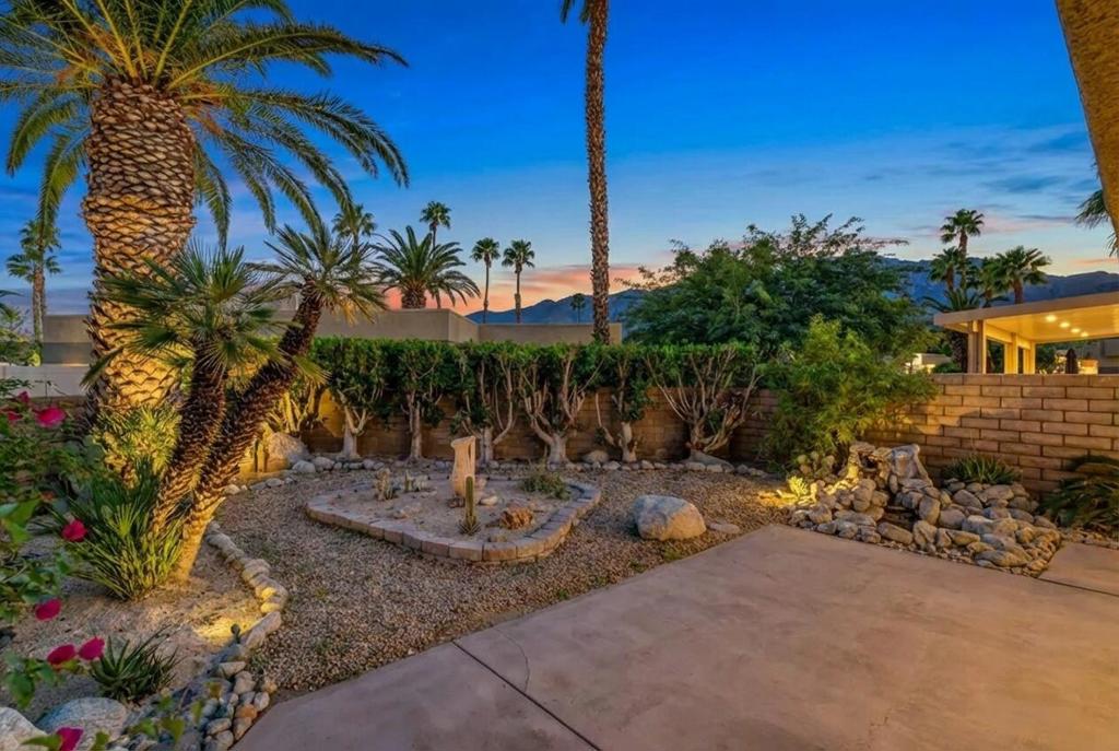 Residential for sale at 1391 Sunflower Circle S, Palm Springs CA featuring 2 beds and 1 bath