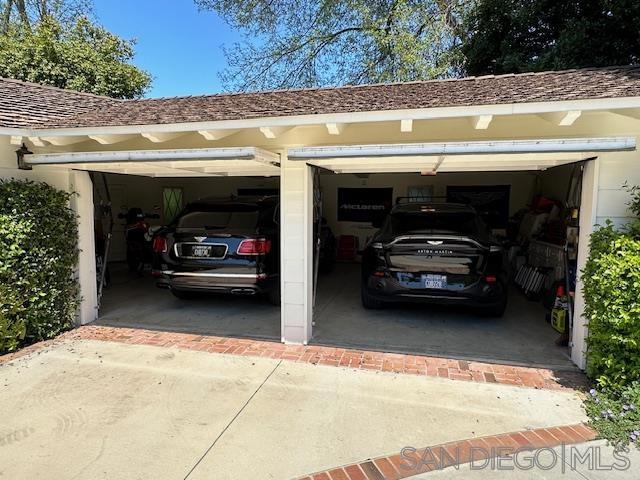 Residential for sale at 17 Eastfield Dr, Rolling Hills CA featuring 6 beds and 7 baths