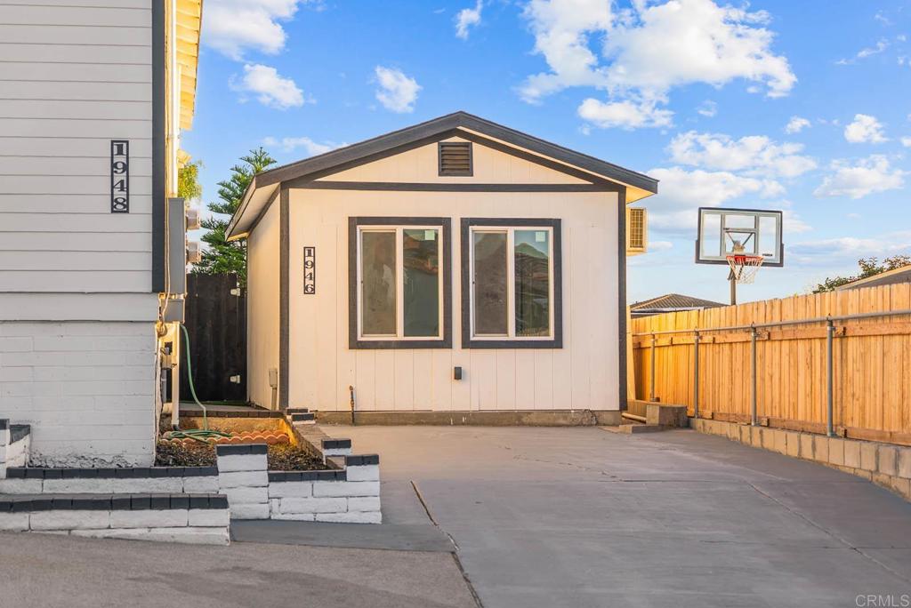 Residential Lease for rent at 1946 E 16Th Street, National City CA featuring 1 bed and 1 bath