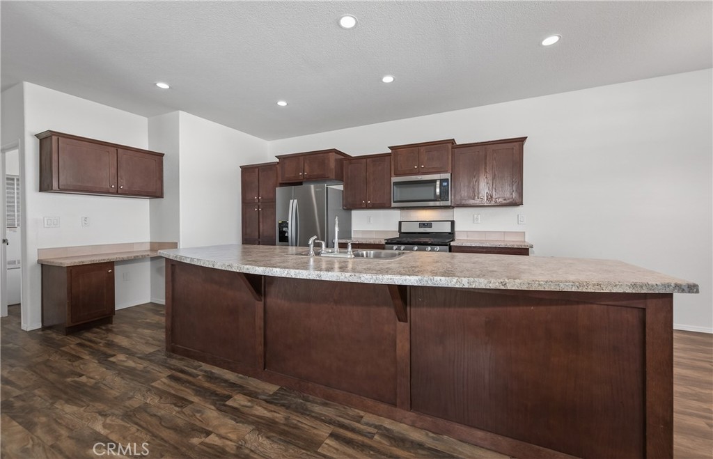 Manufactured In Park for sale at 1300 W Menlo Avenue 94, Hemet CA featuring 3 beds and 2 baths