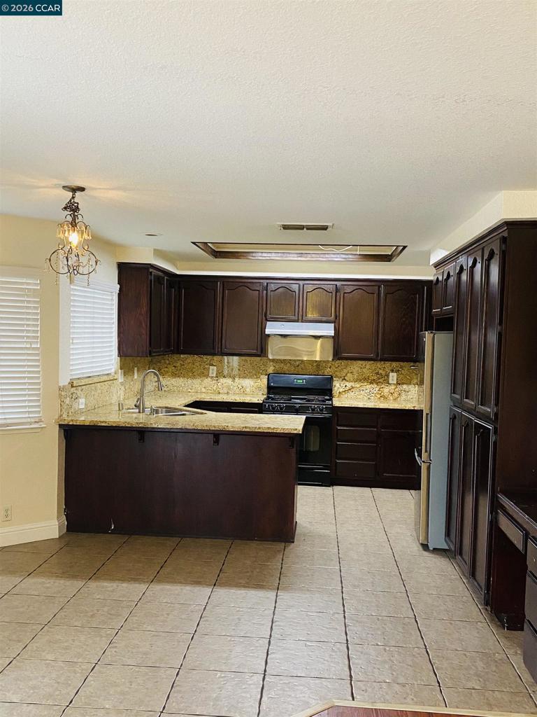 Residential for sale at 1729 Alum Rock Ct, Modesto CA featuring 3 beds and 3 baths