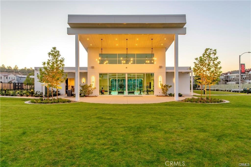 Residential Lease for rent at 4068 Summer Way, Corona CA featuring 3 beds and 2 baths