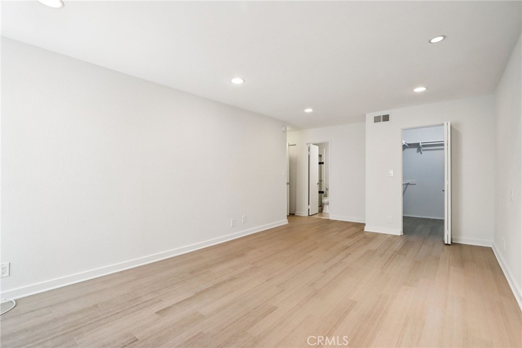 Residential Lease for rent at 403 N Oakhurst 204, Beverly Hills CA featuring 2 beds and 2 baths