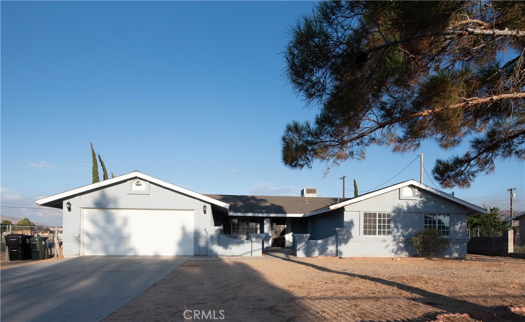 Residential Lease for rent at 11875 Morning Star, Apple Valley CA featuring 4 beds and 2 baths
