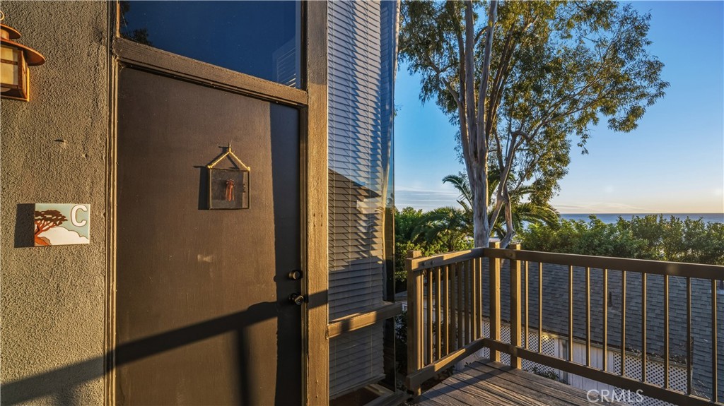 Residential Lease for rent at 2101 Glenneyre Street C, Laguna Beach CA featuring 2 beds and 1 bath