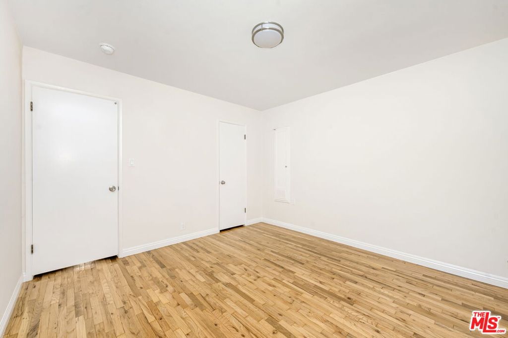 Residential Lease for rent at 2007 E Villa B, Pasadena, Los Angeles County CA featuring 1 bed and 1 bath