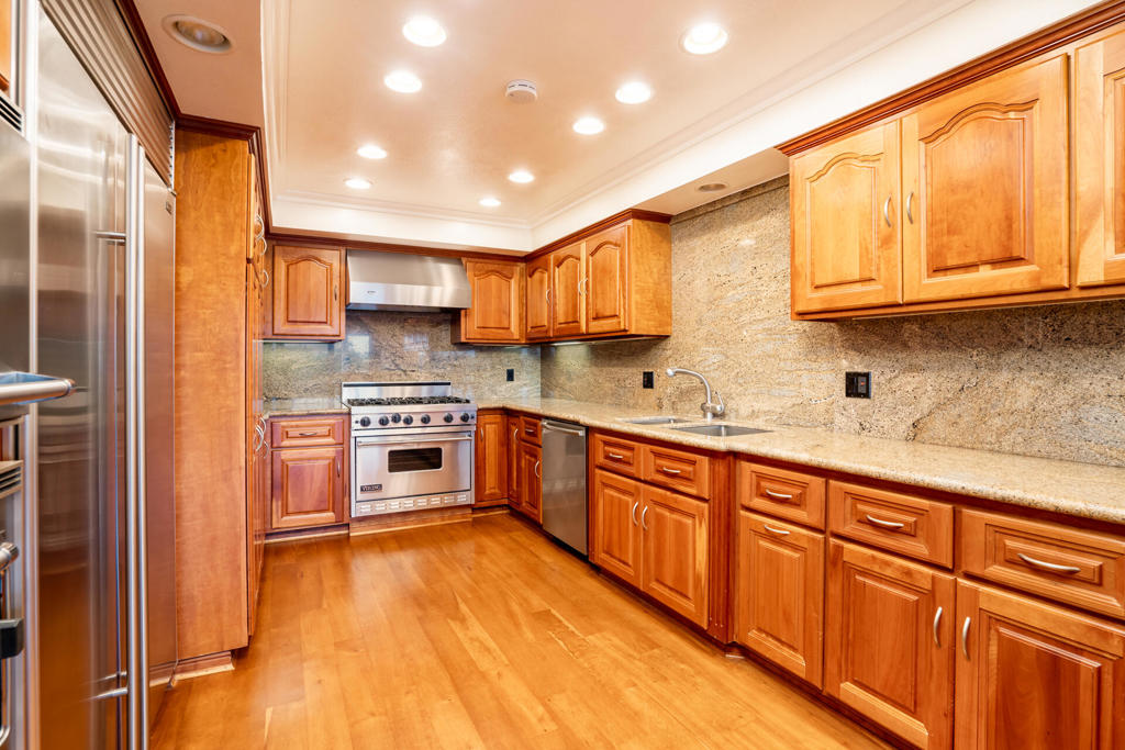 Residential Lease for rent at 316 Vista Madera, Newport Beach CA featuring 3 beds and 3 baths