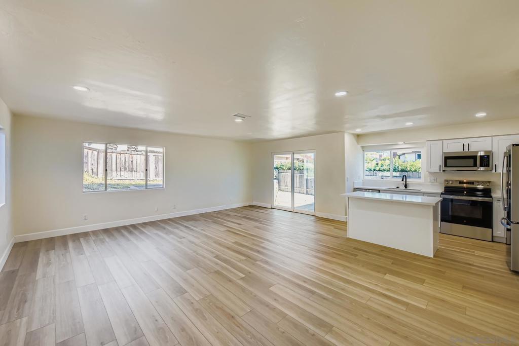 Residential for sale at 10386 La Duena Way, San Diego CA featuring 5 beds and 2 baths