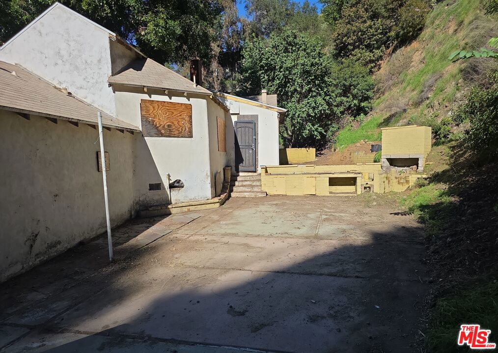 Residential for sale at 2200 Nichols Canyon Road, Los Angeles CA featuring 2 beds and 1 bath
