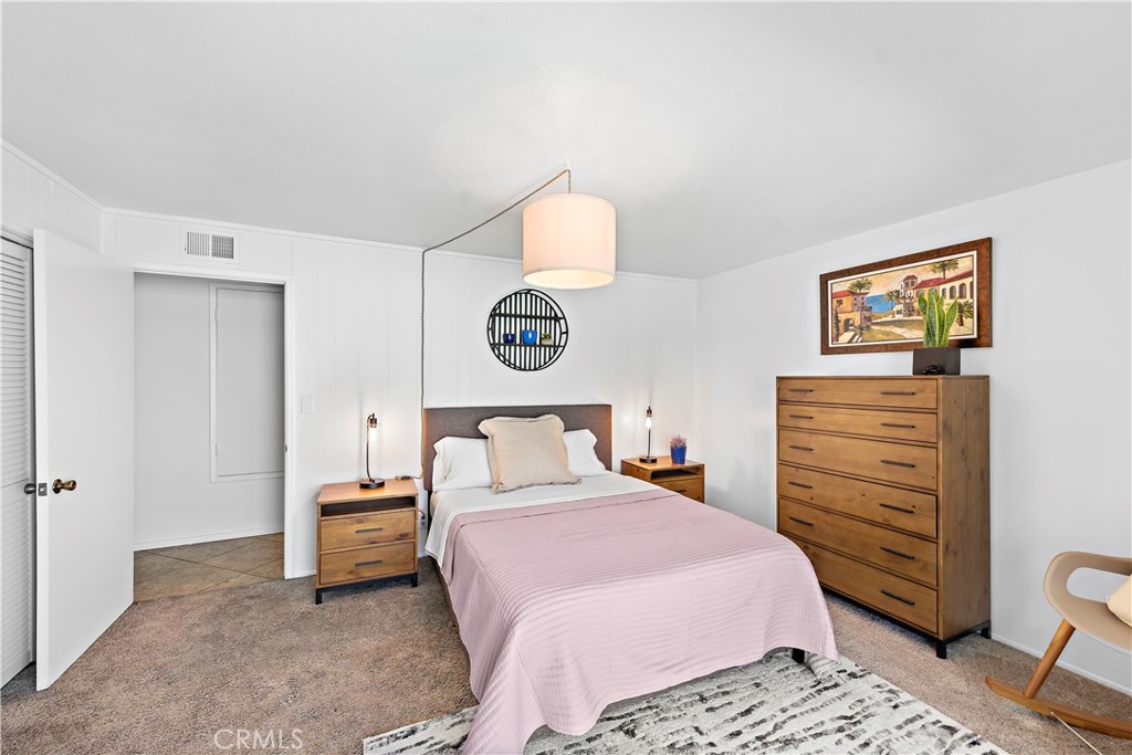 Residential Lease for rent at 2120 Temple Hills Drive LOWER, Laguna Beach CA featuring 2 beds and 1 bath