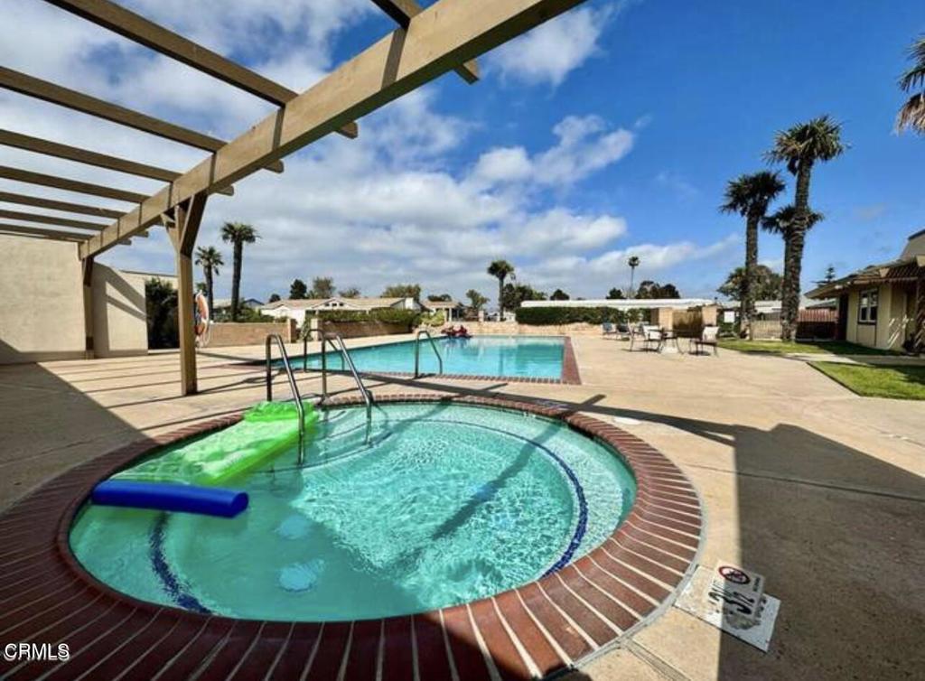 Manufactured In Park for sale at 320 Columbia Place 46, Oxnard CA featuring 2 beds and 2 baths