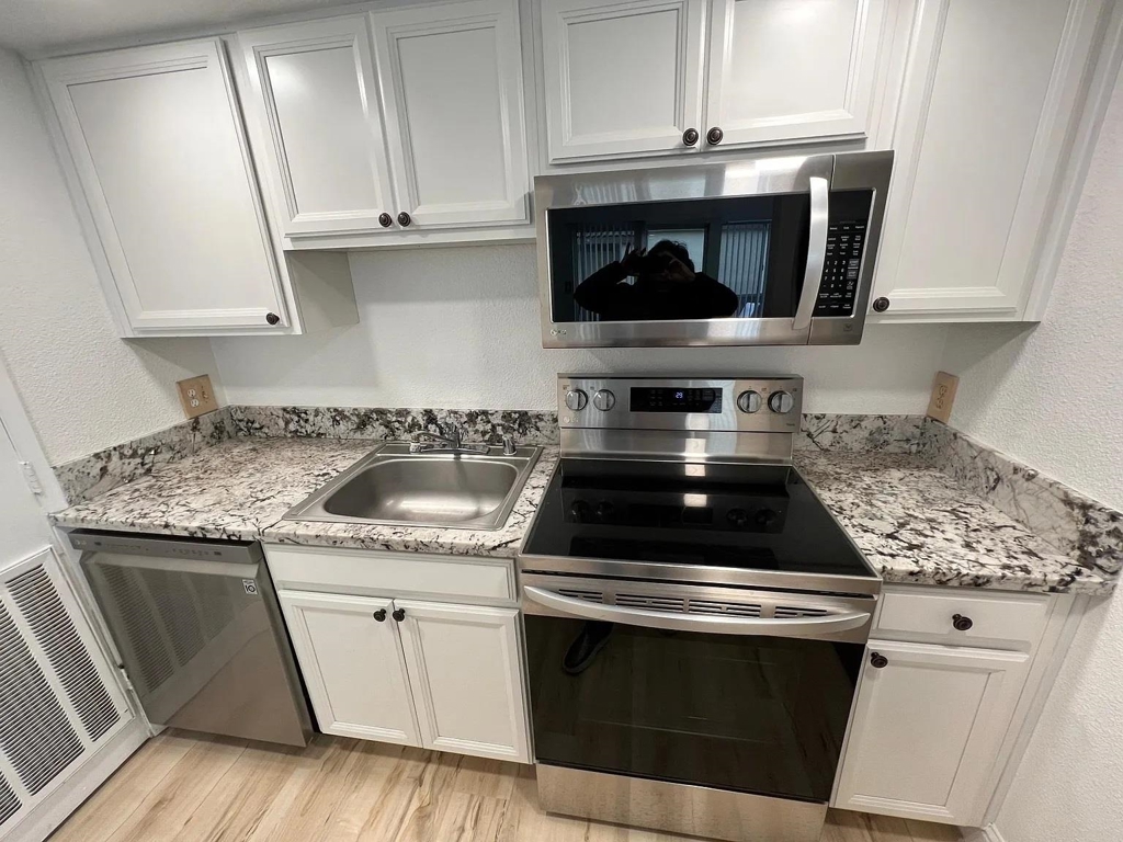 Residential for sale at 3701 Colonial Dr 36, Modesto CA featuring 1 bed and 1 bath