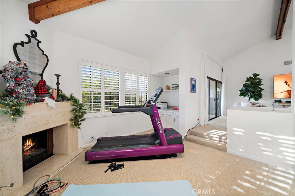 Residential Lease for rent at 3 Sea Cove, Newport Beach CA featuring 2 beds and 2 baths