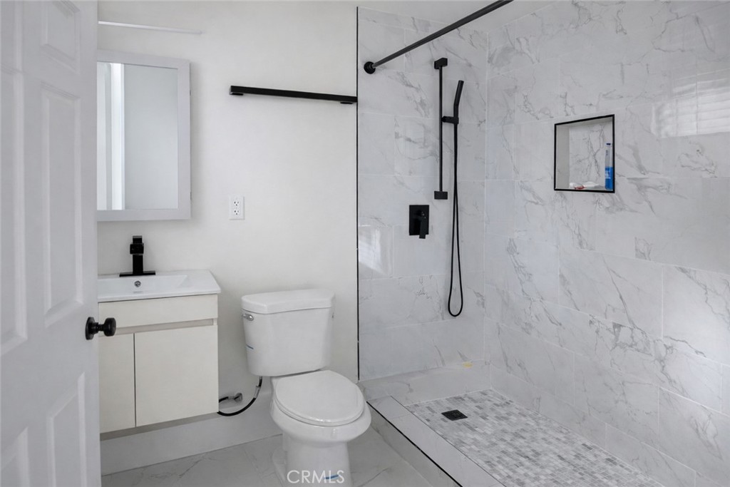 Residential Lease for rent at 1204 E Avenue Q4 B, Palmdale CA featuring 2 beds and 2 baths