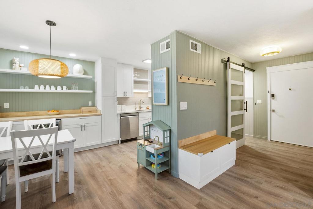 Residential for sale at 140 Walnut Ave 2A, San Diego CA featuring 2 beds and 2 baths