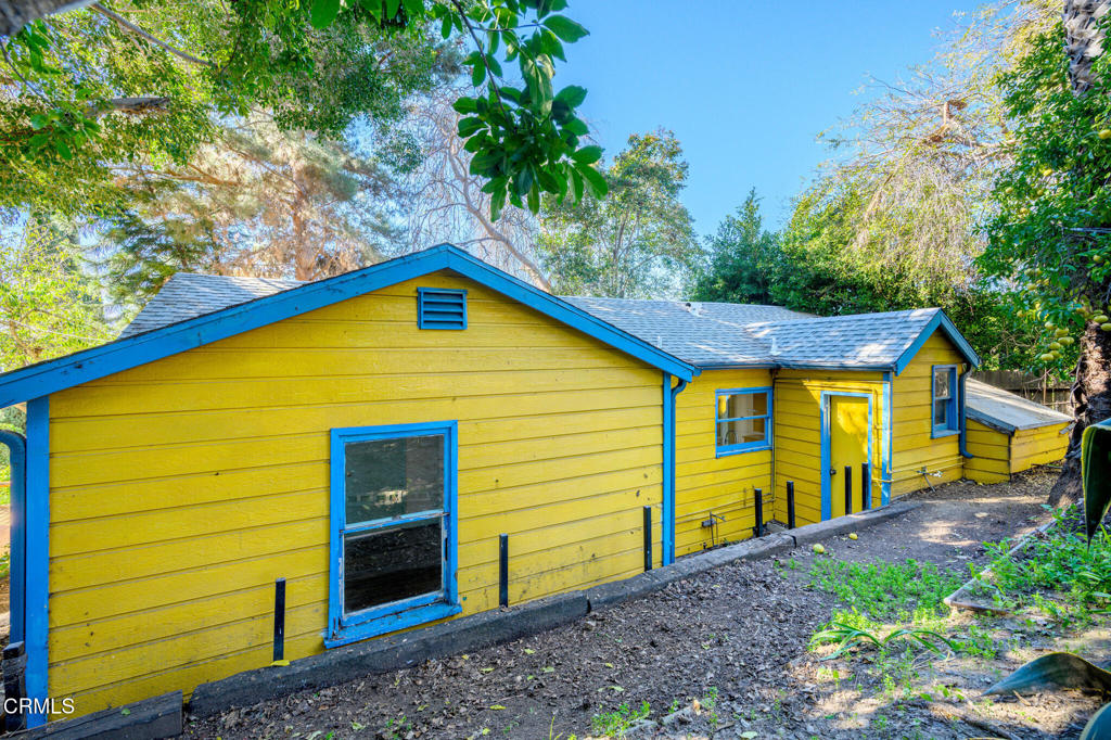 Residential for sale at 3864 Clayton Avenue, Los Angeles CA featuring 2 beds and 1 bath
