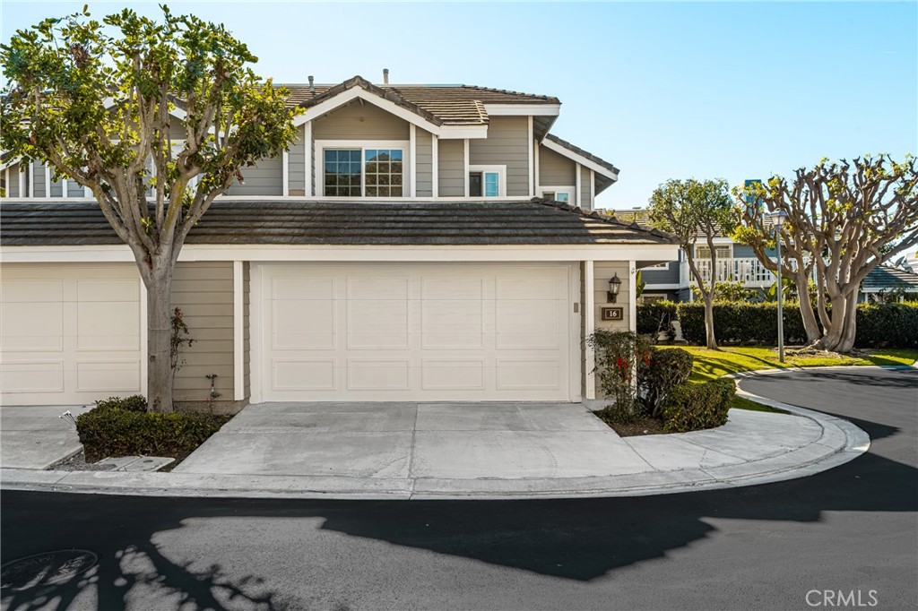 Residential for sale at 16 Sudbury, Laguna Niguel CA featuring 2 beds and 3 baths