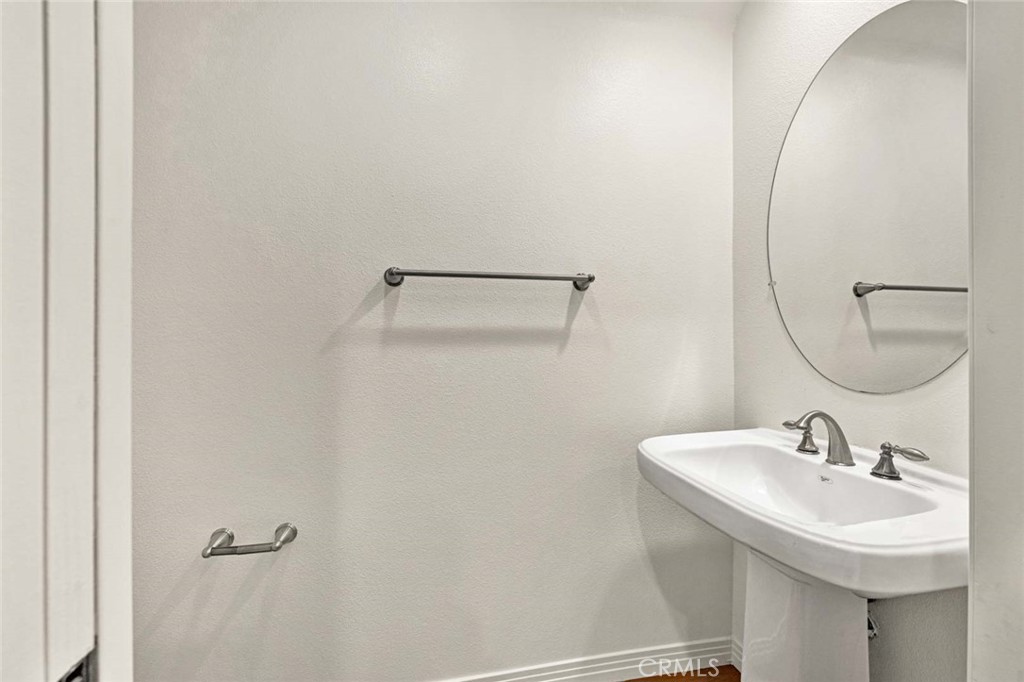 Residential Lease for rent at 82 Vintage, Irvine CA featuring 3 beds and 3 baths