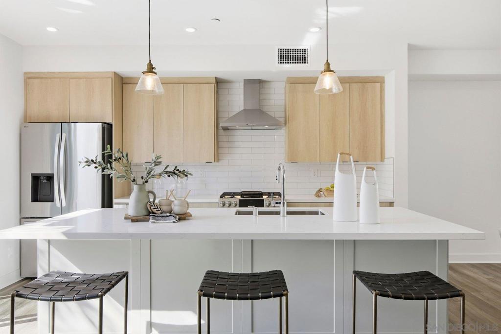 Residential for sale at 4103 Voltaire St 11, San Diego CA featuring 3 beds and 3 baths