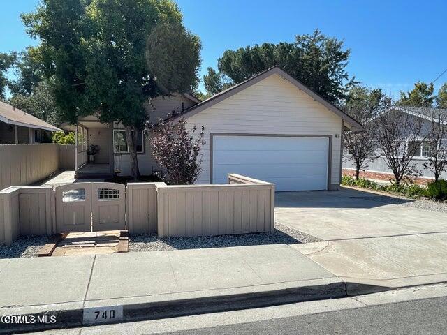 Residential Lease for rent at 740 E Hillcrest Drive, Thousand Oaks CA featuring 3 beds and 2 baths