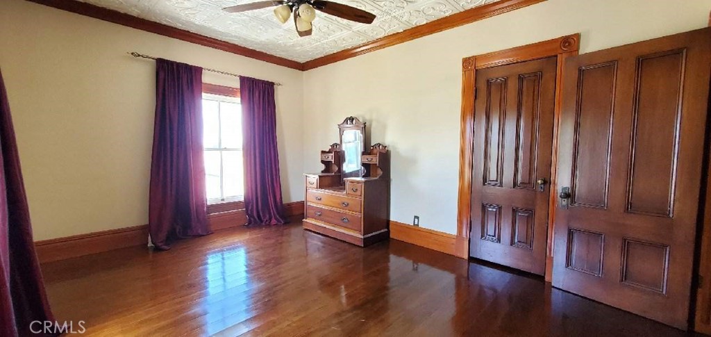 Residential Lease for rent at 495 E Collins Avenue, Orange CA featuring 5 beds and 3 baths