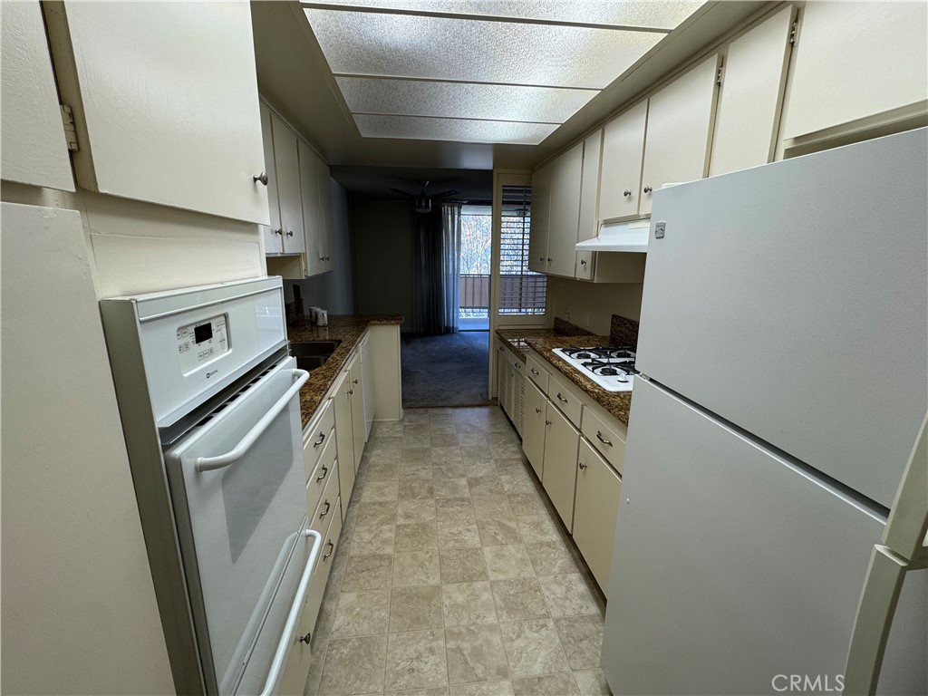 Residential for sale at 330 W California Boulevard 203, Pasadena CA featuring 1 bed and 2 baths