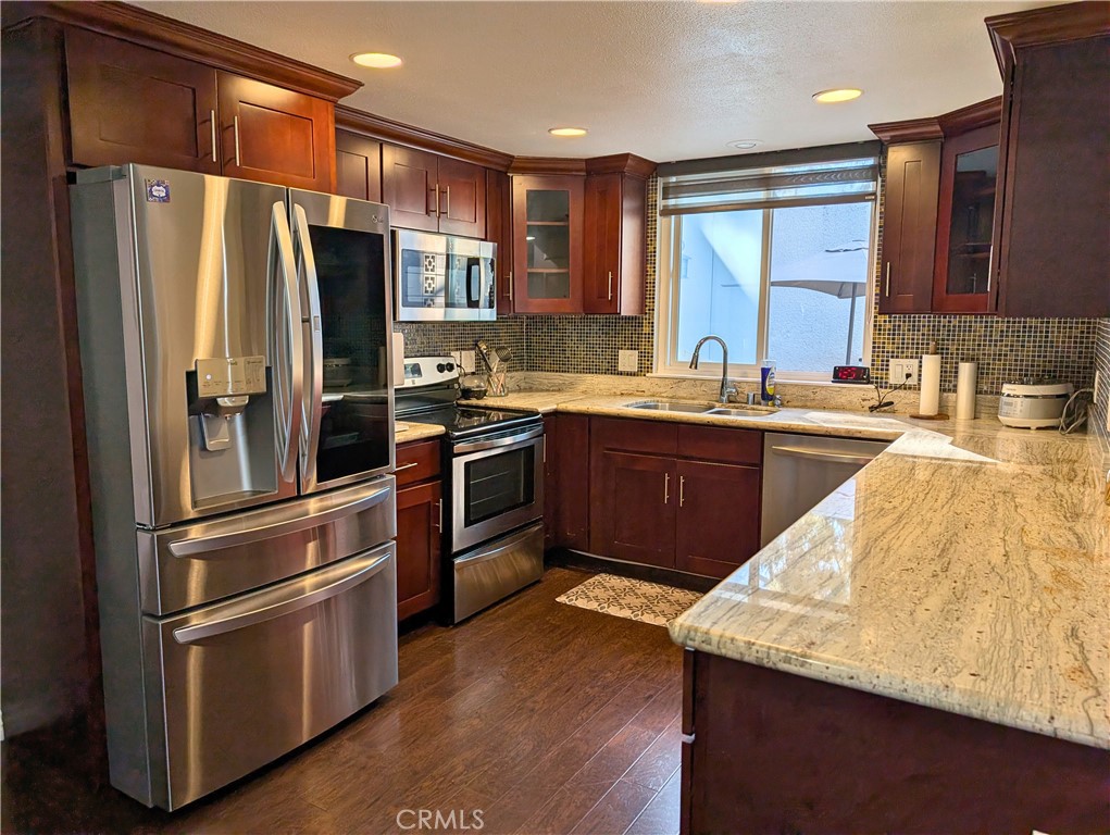 Residential for sale at 422 AVENIDA CASTILLA D, Laguna Woods CA featuring 2 beds and 1 bath