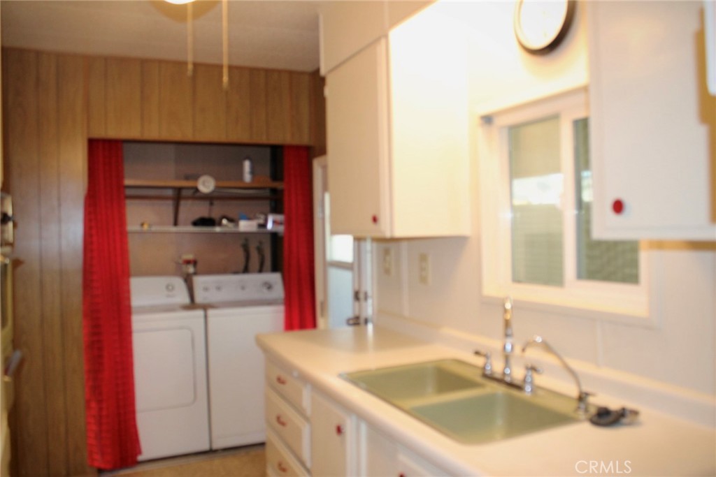 Manufactured In Park for sale at 332 N Lyon 57, Hemet CA featuring 2 beds and 2 baths