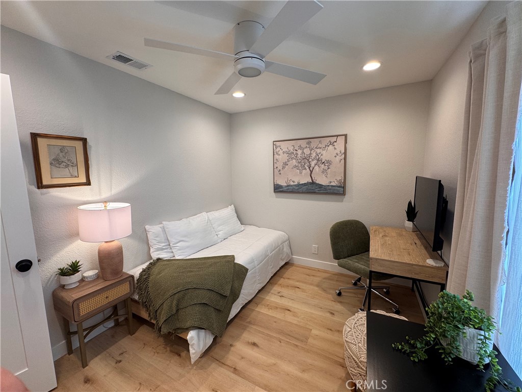 Residential Lease for rent at 21742 Tegley, Mission Viejo CA featuring 2 beds and 1 bath