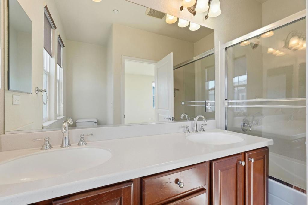 Active for sale at Mountain View, CA, Mountain View, CA CA and 3 baths