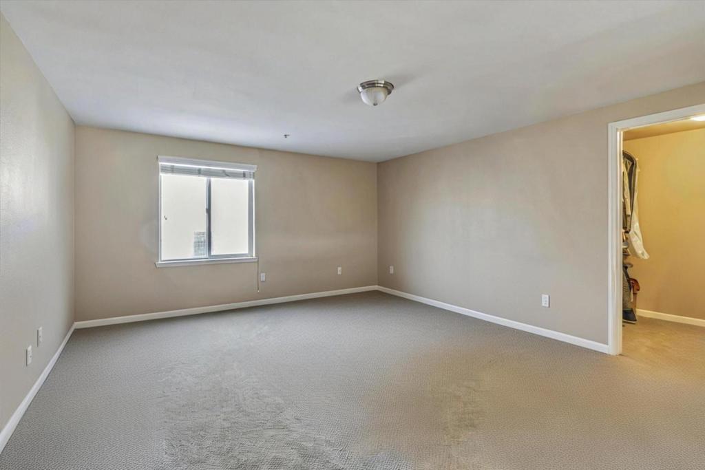 Residential Lease for rent at 2330 University Avenue 350, East Palo Alto, San Mateo County CA featuring 2 beds and 1 bath