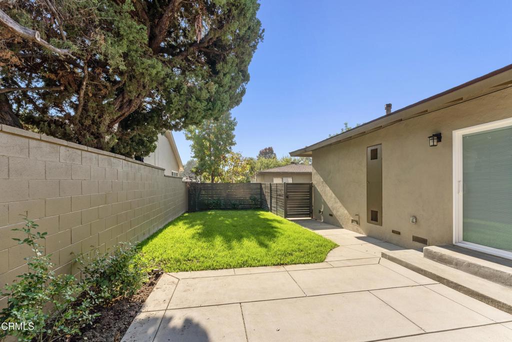 Residential Lease for rent at 420 Violet Avenue C, Monrovia CA featuring 2 beds and 2 baths