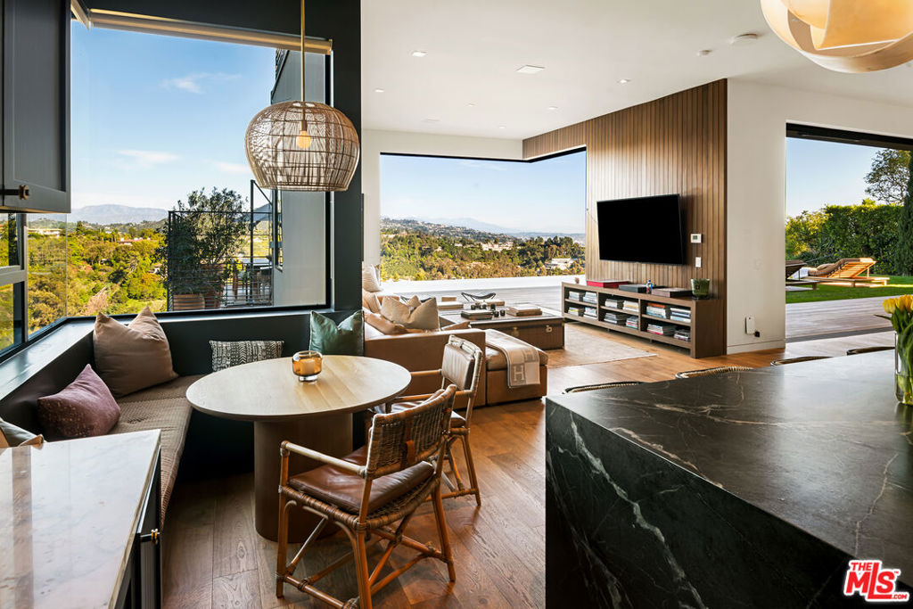 Single Family Residence for sale at 1030 Somera Road, Los Angeles, CA featuring 6 beds and 7 baths