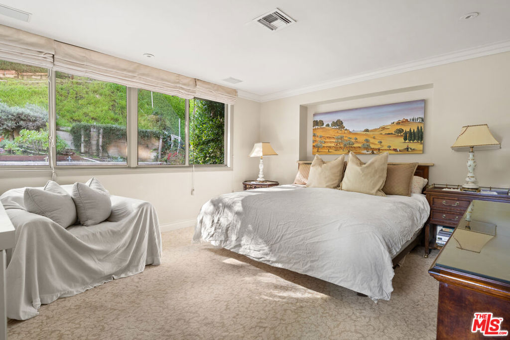 Residential for sale at 9970 Westwanda Drive, Beverly Hills CA featuring 2 beds and 2 baths
