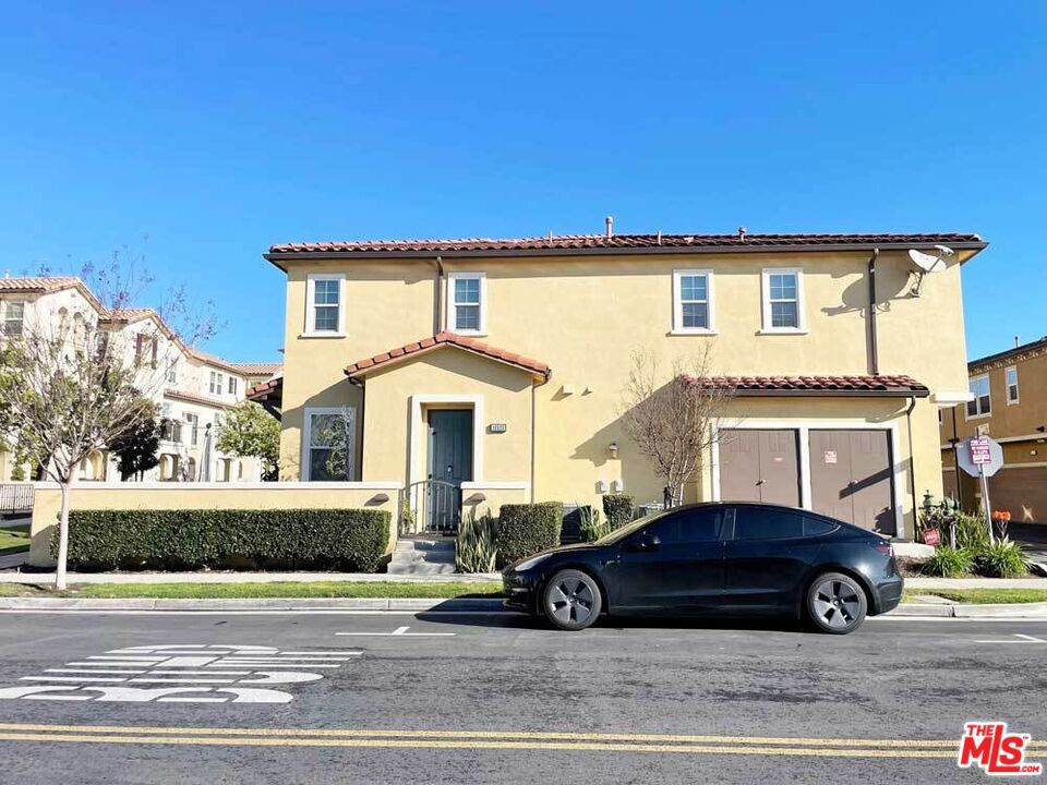 Residential Lease for rent at 10533 Maple Lane, Santa Fe Springs CA featuring 3 beds and 3 baths