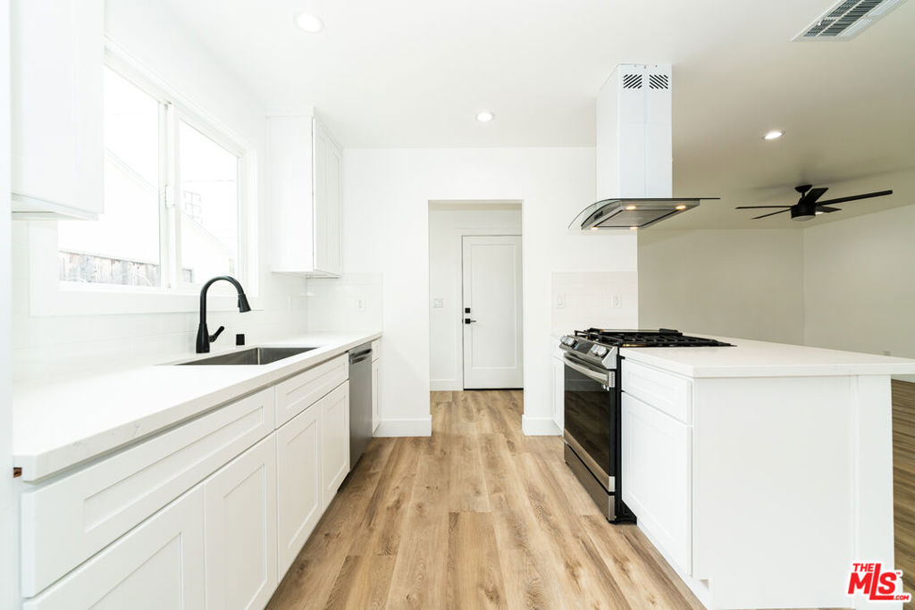 Active for sale at Lakewood, CA, Lakewood, CA CA and 4 baths