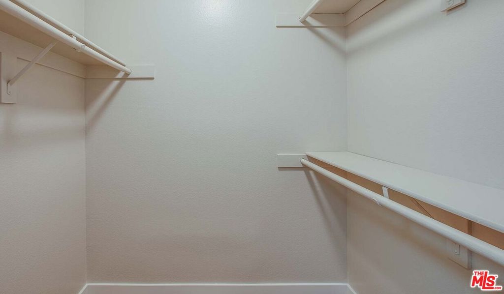 Residential Lease for rent at 5952 N Las Virgenes Boulevard 55-701, Calabasas CA featuring 1 bed and 1 bath