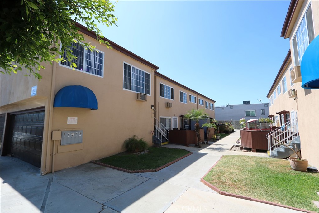 Residential Income for sale at 2341 Walnut, Signal Hill CA