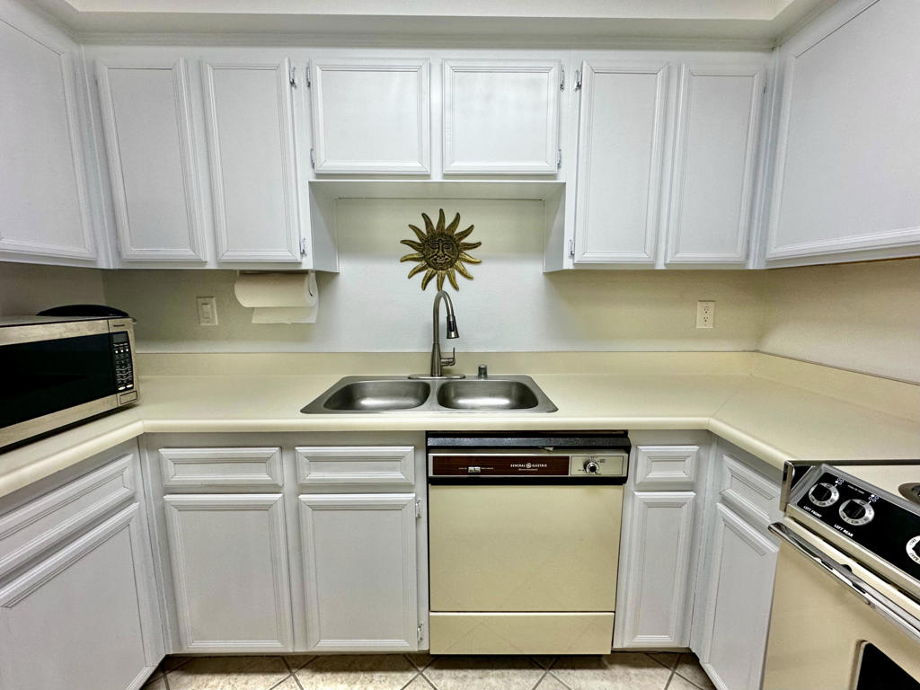 Residential for sale at 1679 Sunflower Court N, Palm Springs CA featuring 2 beds and 1 bath