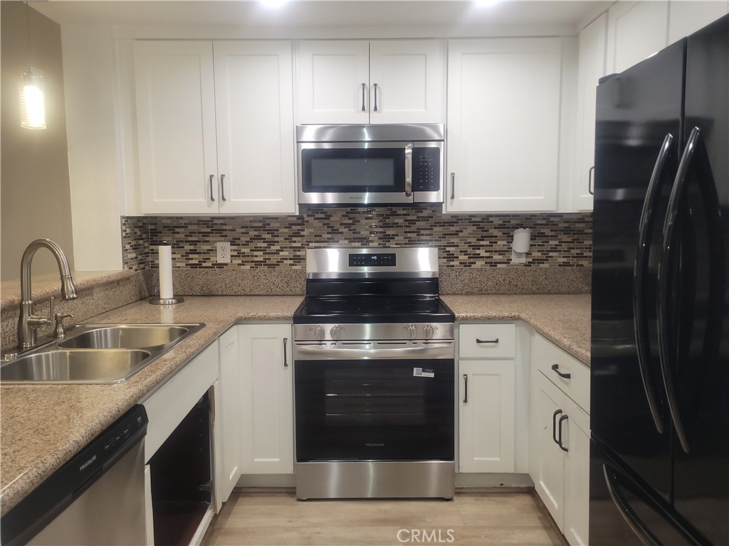 Residential for sale at 720 W 4th Street 104, Long Beach CA featuring 2 beds and 2 baths