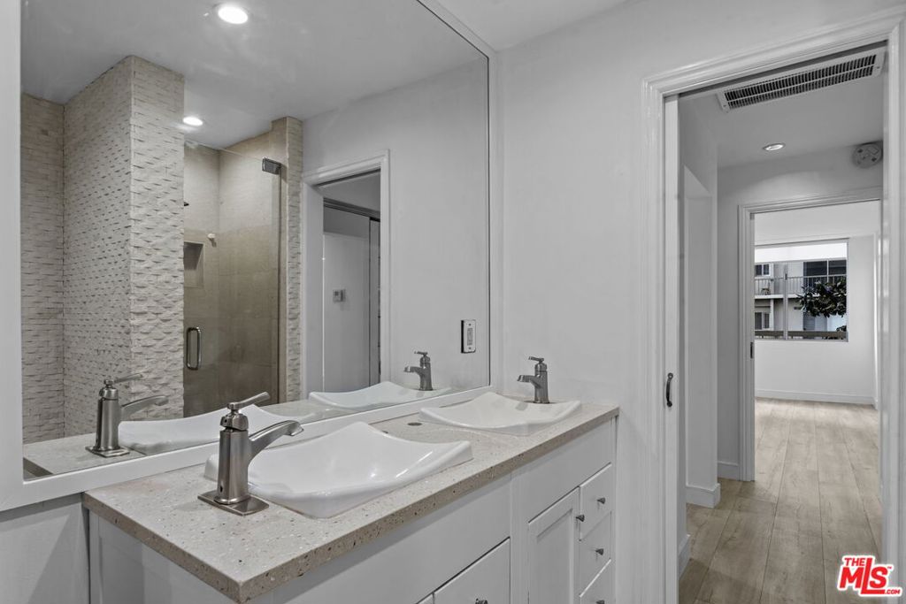 Residential Lease for rent at 10751 Wilshire Boulevard 503, Los Angeles, Los Angeles County CA featuring 1 bed and 2 baths