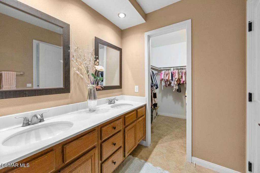 Residential for sale at 3918 Cochran Street 19, Simi Valley CA featuring 2 beds and 3 baths